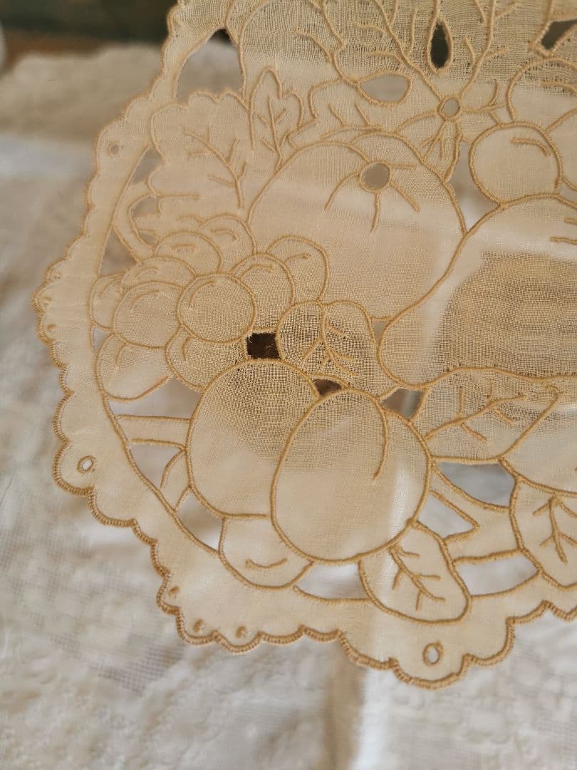 アンティーク 果物オープンカットワークレース マディラ刺繍
